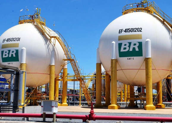Evo Morales arranca acordo com governo brasileiro, e Petrobras terá que pagar milhões à Bolívia por gás